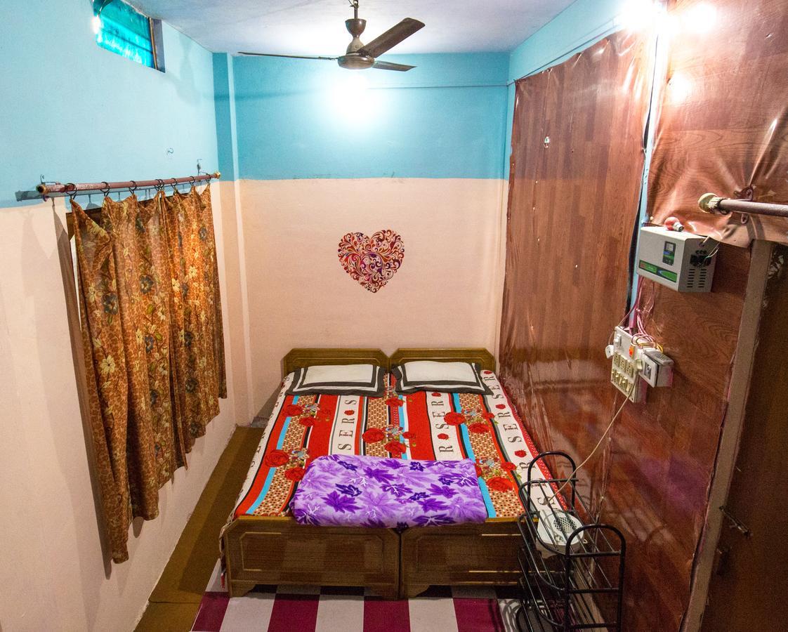 ורנאסי Somit Paying Guest House מראה חיצוני תמונה